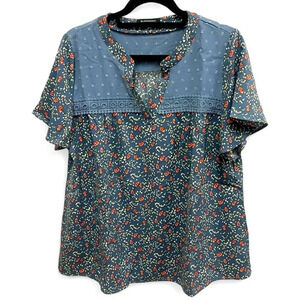 BLOOMCHIC Short Flutter Sleeve Blur Floral with Eyelet Detail Blouse size 10